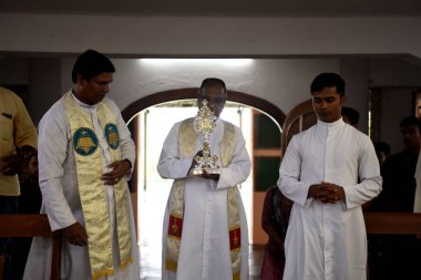 NAVI MUMBAI INDIA 19 Temmuz 2023 Papa 2. John Paul 'un Seyyah Anıtı' nın 19 Temmuz 2023 'te Navi Mumbai Hindistan' daki St. Little Flower Kilisesi 'ndeki ziyaretine hoş geldiniz.