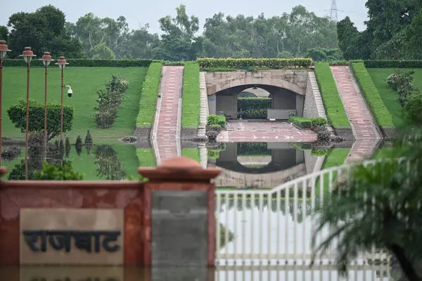 stock image NEW DELHI INDIA JULY 18 2023 A view of ongoing work to pump out flooded water from Rajghat on July 18 2023 in New Delhi India Photo by Sanchit Khanna Hindustan Times