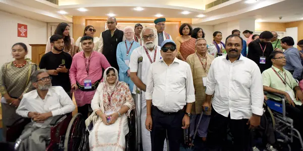 NEW DELHI INDIA 18 Temmuz 2023 Sekreter Sahitya Akademi K Sreenivasarao Sahitya Akademi Başkanı Madhav Kaushik Hukuk ve Kültür Bakanı Arjun Ram Meghwal Eminent English Writer and Srilata Başkan Yardımcısı Sahitya Akademi 