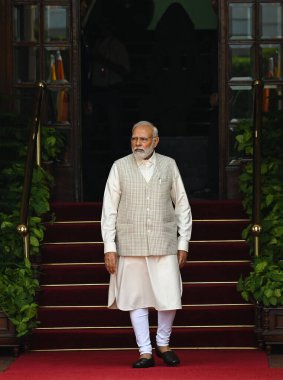 NEW DELHI INDIA 21 HAZİRAN 2023 Başbakan Narendra Modi, Sri Lanka Başkanı Ranil Wickremesinghe 'nin Hyderabad House' daki 21 Temmuz 2023 tarihli toplantısından önce İndi 'ye gelişini bekliyor.