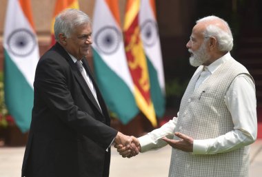 NEW DELHI INDIA 21 HAZİRAN 2023 Sri Lanka Başkanı Ranil Wickremesinghe Başbakan Narendra Modi ile Hyderabad Evi 'nde 21 Temmuz 2023 tarihinde Yeni Delhi Hindistan' da yaptığı görüşme öncesinde Sri Lanka Başkanı iki günlük bir ziyaret için Hindistan 'a gitti.
