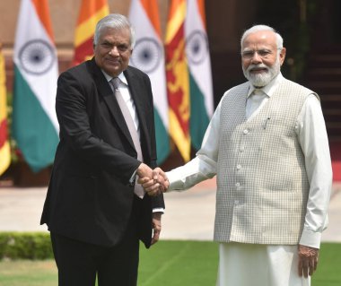 NEW DELHI INDIA 21 HAZİRAN 2023 Sri Lanka Başkanı Ranil Wickremesinghe Başbakan Narendra Modi ile Hyderabad Evi 'nde 21 Temmuz 2023 tarihinde Yeni Delhi Hindistan' da yaptığı görüşme öncesinde Sri Lanka Başkanı iki günlük bir ziyaret için Hindistan 'a gitti.