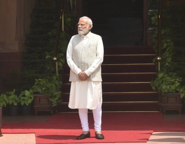 NEW DELHI INDIA 21 HAZİRAN 2023 Başbakan Narendra Modi, Sri Lanka Başkanı Ranil Wickremesinghe 'nin Hyderabad House' daki 21 Temmuz 2023 tarihli toplantısından önce İndi 'ye gelişini bekliyor.