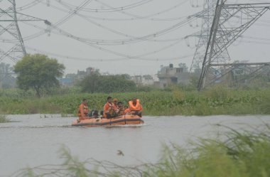 GHAZIABAD INDIA 21 Temmuz 2023 NDRF personeli, 21 Temmuz 2023 'te Hindistan Gaziabad Fotoğrafı: Sakib Ali Hindustan Times