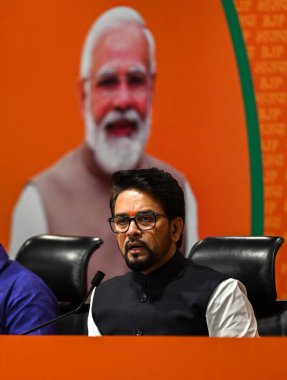 NEW DELHI INDIA 22 Temmuz 2023 Bilgi ve Yayın Bakanı Anurag Thakur, DDU Marg 'daki BJP genel merkezinde düzenlenen basın toplantısında, Rajasthan Bihar ve West Bengal' de kayıtlı kadınlara karşı işlenen bazı suçlara atıfta bulundu ve Kongre 'yi eleştirdi 