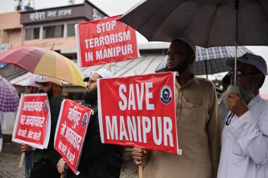 MUMBAI INDIA 23 HAZİRAN 2023 Mira Yolu dışındaki Manipur 'da sivillere karşı işlenen zulümleri protesto eden insanlar 23 Temmuz 2023' de Mumbai Hindistan 'da Vijay Bate Hindustan Times tarafından çekilmiştir.