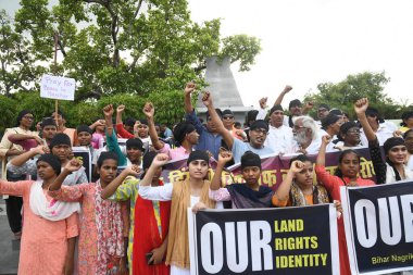 PATNA INDIA 23 Temmuz 2023 Bihar Nagrik Adhikar Manch üyeleri Buda Smriti Parkı 'ndaki Manipur şiddetini protesto etmek için 23 Temmuz 2023' de Patna Hindistan Fotoğrafı: Santosh Kumar Hindustan Times