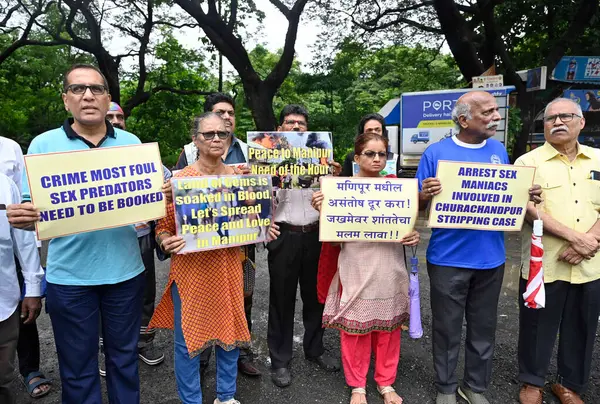 stock image MUMBAI INDIA JULY 23 2023 Activists protest against violence and barbaric atrocities on our Sisters in Manipur at Birsa Munda chowk Goregaon on July 23 2023 in Mumbai India Photo by Vijay Bate Hindustan Times