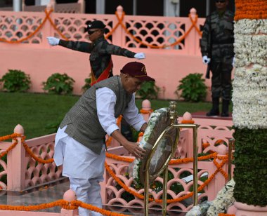 DRASS INDIA JULY 26 2023 Union Defence Minister Rajnath Singh paying tribute at the Kargil war memorial during Vijay Diwas or victory day celebrations on July 26 2023 in Drass India Kargil Vijay Diwas is celebrated every year to commemorate Indias vi clipart