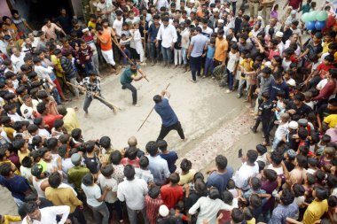GHAZIABAD INDIA 29 Temmuz 2023 Şii Müslümanlar, 29 Temmuz 2023 'te Gaziabad Hindistan' da 4. koğuşta düzenlenen Muharram geçit törenine katıldılar. Ashura, Yaz Muhammed 'in orduları tarafından öldürülen Hz. Muhammed' in torunu İmam Hüseyin 'in yasını tutuyor.