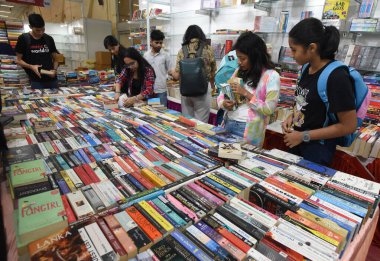 YENİ DELHI INDIA 29 HAZİRAN 2023 Hindistan Ticaret Teşvik Örgütü ITPOat 11 Nolu Pragati Meydan Salonu tarafından düzenlenen 27. Delhi Kitap Fuarı 'nı 29 Temmuz 2023' te Sonu Mehta Hindustan Times tarafından Yeni Delhi 'de ziyaret edildi.