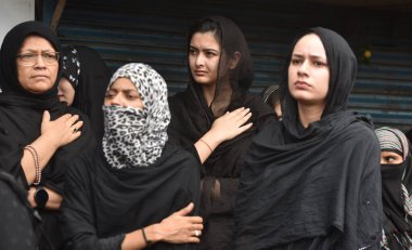 YENİ DELHI INDIA 29 HAZİRAN 2023 Müslüman dindar Şii Jama Mescidi Kaşmir Kapısı 'nda 29 Temmuz 2023 tarihinde Ashura 10 Muharram Kutsal Yas Töreni' ne katılıyor. 
