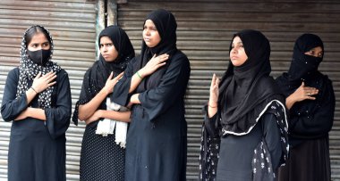 YENİ DELHI INDIA 29 HAZİRAN 2023 Müslüman dindar Şii Jama Mescidi Kaşmir Kapısı 'nda 29 Temmuz 2023 tarihinde Ashura 10 Muharram Kutsal Yas Töreni' ne katılıyor. 