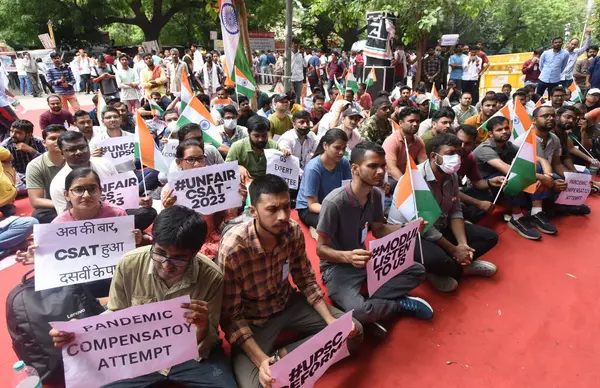 stock image NEW DELHI INDIA JULY 30 2023 Union Public Service Commission UPSCaspirants hold a protest against the unfair Civil Services Aptitude Test CSATdemanding reduction in the cut off for the CSAT exam at Jantar Mantar on July 30 2023 in New Delhi India Pho