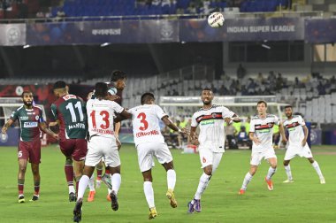 KOLKATA INDIA SEPTEMBER 23 2024 Mohun Bagan SG 'den Dipendu Biswas 23 Eylül 2024 tarihinde Salt Lake Stadyumu' nda oynanan ISL maçında Kuzey Doğu UF 'a gol attı.