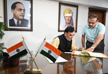 NEW DELHI INDIA SEPTEMBER 23 YIL 2024 Delhi Kabine Bakanı Gopal Rai, 23 Eylül 2024 tarihinde Delhi Secretariat 'taki görevlerini resmi olarak üstlenmek üzere Yeni Delhi Hindistan Fotoğrafı: Sonu Mehta Hindustan Times