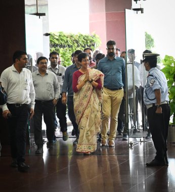 YENİ DELHI INDIA 23 EPTEMBER 23 2024 Atishi yeni yeminli Delhi başbakanı 23 Eylül 2024 tarihinde Delhi Sekreterliği görevini üstlenmek için gelir Yeni Delhi Hindistan Atishi Satürda 'da sekizinci başbakan olarak yemin etti