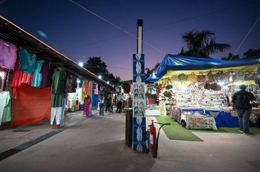 NEW DELHI INDIA 30 AĞUSTOS 2023 Yenilenmiş Delhi Haat Market manzarası 30 Ağustos 2023 tarihinde INA 'da yapılacak G20 Zirvesi öncesinde Yeni Delhi Hindistan' da 9 ve 10 Eylül tarihleri için planlanan G20 Zirvesine hazırlık olarak başkent aktif olarak hazırlanıyor.