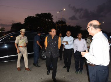 NEW DELHI INDIA 25 AĞUSTOS 25 AĞUSTOS 2023 Delhi LG Vinai Kumar Saxena, 25 Ağustos 2023 tarihinde Yeni Delhi Hindistan 'da Sonu Mehta Hindustan Times tarafından hazırlanan Rajghat' tan Dilli Kapısı 'na uzanan G20 hazırlıklarını gözden geçiriyor.