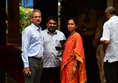 MUMBAI INDIA 22 AĞUSTOS Mahavikas Aghadi liderleri Supriya Supriya Sule liderlerle birlikte 22 Ağustos 2023 tarihinde Mumbai CP ofisinde Bhushan Koyande Hindustan Times tarafından çekilmiştir.