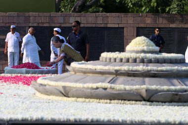 NEW DELHI INDIA AUGUST 20 2023 Congress leaders Sonia Gandhi Priyanka Gandhi Robert Vadra paying tribute on the 79th birth anniversary of Former Prime Minister of India Rajiv Gandhi at Vir Bhumi Rajghat on August 20 2023 in New Delhi India Rajiv Gand clipart