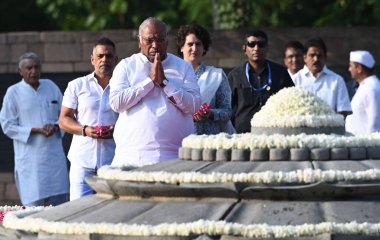 NEW DELHI INDIA AUGUST 20 2023 Congress President Mallikarjun Kharge pays tribute to former Prime Minister Rajiv Gandhi on his 79th birth anniversary at Veer Bhumi on August 20 2023 in New Delhi India Rajiv Gandhi who served as the 7th Prime Minister clipart