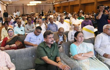 PATNA INDIA AUGust 18 Ağustos 2023 Ashutosh Varshaney Manoj Shrivastav Anma Konferansı sırasında 18 Ağustos 2023 tarihinde Patna Hindistan Fotoğrafı: Santosh Kumar Hindustan Times