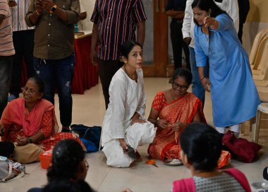 MUMBAI INDIA 19 AUGust 2023 Indrani Mukerjea, Arjun Dattaji Meghe tarafından kurulan Insaniyat adlı sivil toplum örgütüyle işbirliği yaptı. Meghe, Worli 'de ya hükümlü ya da az yargılanan kadınlar olarak cezaevlerinde bulunmuş kadınların sosyal bütünleşmesi ve rehabilitasyonu için çalıştı.