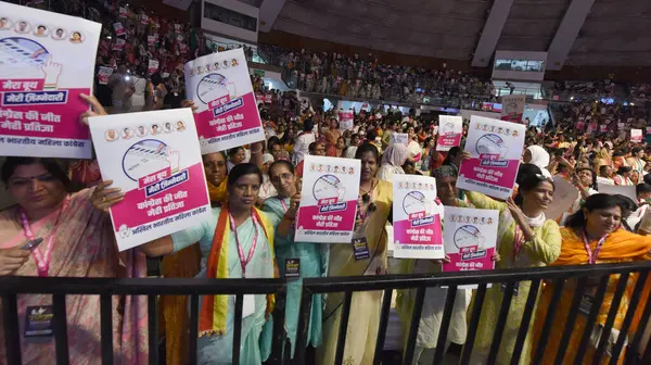 stock image NEW DELHI INDIA AUGUST 17 2023 Mahila Congress workers during a national convention of Mahila Congress Block Presidents and Office Bearers on August 17 2023 in New Delhi India Photo by Sonu Mehta Hindustan Times