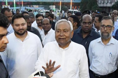 PATNA INDIA AUGust 14 Ağustos 2023 Bihar Genel Sekreteri Nitish Kumar, 14 Ağustos 2023 'te Santosh Kumar Hindustan Times' ın Patna Hindistan Fotoğrafı 'nda Lohia Yolu Çakra 2 0' ın açılışından sonra basın mensuplarına konuştu.