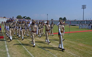 SRINAGAR INDIA 13 AĞUSTOS 2023 Jammu Kashmir Polisi 13 Ağustos 2023 tarihinde Srinagar Hindistan 'da Waseem Andrabi Hindustan Times tarafından çekilmiştir.