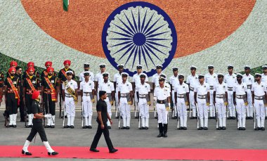 NEW DELHI INDIA 13 AĞUSTOS 2023 Donanma personeli, Kızıl 'da 77. Bağımsızlık Günü kutlamaları için yapılan kostümlü prova sırasında 13 Ağustos 2023' te Yeni Delhi Hindistan 'da Sanjeev Verma Hindustan Times tarafından çekilmiştir.