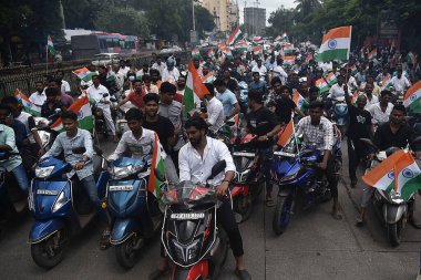 NAVI MUMBAI INDIA 13 AĞUSTOS 2023 Airoli 'den Shivaji Maharaj Chowk Vashi' ye kadar Tiranga Bisiklet Mitingi 'ne BJP Navi Mumbai' nin 13 Ağustos 2023 tarihinde Vashi 'de düzenlediği 77.