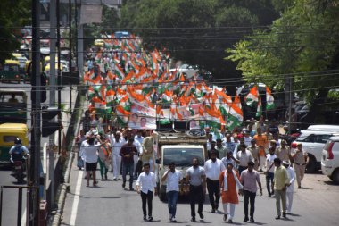 GURUGRAM INDIA 12 AĞUSTOS 2023 BJP liderleri ve işçileri, Azadi Amrit Mahotsav 'ın Aggarwal Dharamshala yakınlarındaki sivil yol kutlamaları kapsamında 12 Ağustos 2023' te Parveen Kumar Hindu tarafından çekilen Gurugram Hindistan 'da gerçekleştirilmiştir.