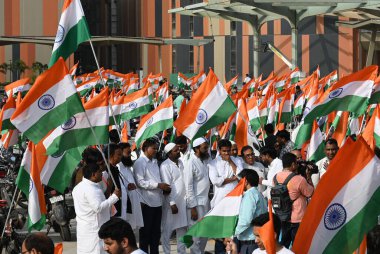 YENİ DELHI INDIA 11 AĞUSTOS 2023 Pragati Meydan 'dan Binbaşı Dhyan Chand Stadyumları' nın 1 numaralı kapısına kadar milletvekillerinin Har Ghar Tiranga 'daki bisiklet mitingine Har Ghar Tiranga' nın vatandaşlarını Tricolor 'e katılmaya teşvik etmek amacıyla katıldılar.