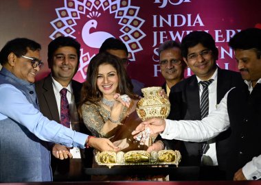 MUMBAI INDIA AUGUST 3 2023 Actor Bhagyashree at the India Jewellery Shopping Festival 2023 at BKC Bandra on August 3 2023 in Mumbai India Photo by Vijay Bate Hindustan Times clipart