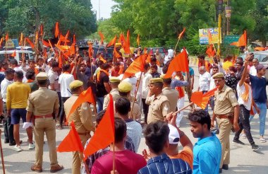 GHAZIABAD INDIA 2 AĞUSTOS 2023 Bajrang Dal işçileri ve VHP çalışanları, 2 Ağustos 2023 