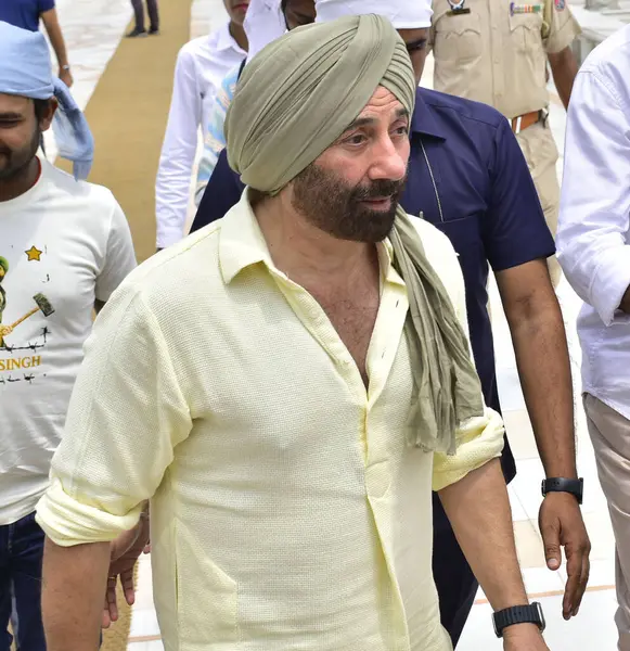 stock image AMRITSAR INDIA AUGUST 5 2023 Bollywood actor and BJP MP from Gurdaspur Sunny Deol paying obeisance at Golden Temple on August 5 2023 in Amritsar India Photo by Sameer Sehgal Hindustan Times 