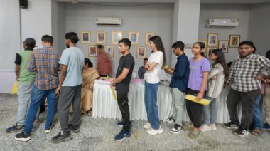 NEW DELHI INDIA SEPTEMBER 27 Eylül 2024 Öğrenciler Delhi Üniversitesi Öğrenci Birliği DUSU 2024 Hindu üniversitesinde 27 Eylül 2024 tarihinde Yeni Delhi Hindistan Fotoğrafı: Raj K Hindustan Times