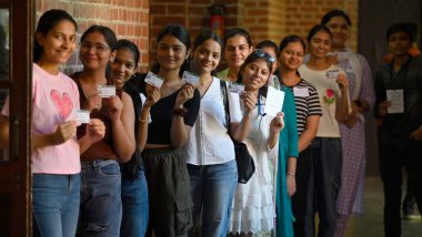 NEW DELHI INDIA SEPTEMBER 27 2024 Students cast their votes during the Delhi University Students Union DUSU Election at Miranda House in North Campus on September 27 2024 in New Delhi India Photo by Raj K Raj Hindustan Times