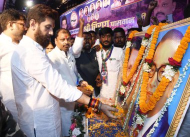 PATNA INDIA SEPTEMBER 30 YIL 2024 Birlik Bakanı ve Lok Janshakti Parti Ulusal Başkanı Chirag Paswan, Ramvilas Paswan ve Dr. Bhimrao Ambedkar 'a, Eylül' deki S K Memorial Salonu 'nda düzenlenen partilerde saygılarını sundu.