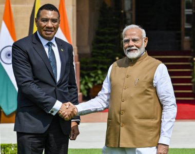 NEW DELHI INDIA ECTOBER 12024 Başbakan Narendra Modi Andrew Holness başbakanıyla 1 Ekim 2024 'te Hyderabad House' da bir araya geldi.