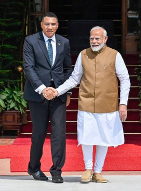 NEW DELHI INDIA ECTOBER 12024 Başbakan Narendra Modi Andrew Holness başbakanıyla 1 Ekim 2024 'te Hyderabad House' da bir araya geldi.