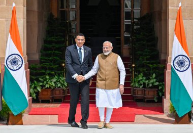 NEW DELHI INDIA ECTOBER 12024 Başbakan Narendra Modi Andrew Holness başbakanıyla 1 Ekim 2024 'te Hyderabad House' da bir araya geldi.