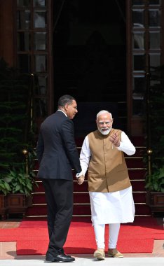 NEW DELHI INDIA ECTOBER 12024 Başbakan Narendra Modi Andrew Holness başbakanıyla 1 Ekim 2024 'te Hyderabad House' da bir araya geldi.