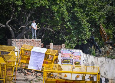 NEW DELHI INDIA OCTOBER 3. 2024 Polis yetkilileri Rani Laxmibai heykelinin Shahi Idgah Rani Jhansi Yolu yakınlarına yerleştirilmesi önerildi 3 Ekim 2024 'te Yeni Delhi Hindistan' da Sanchit Khanna Hindustan Times