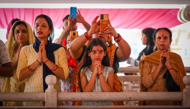 NEW DELHI INDIA OCTOBER 3 2024 Devotees seen offering prayers on the first day of Navratri Festival at Jhandewalan Temple on October 3 2024 in New Delhi India Photo by Sanchit Khanna Hindustan Times clipart