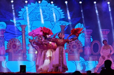 NEW DELHI INDIA ECTOBER 32024 Sanatçı canlı Ganesh Vandhana performans Shree Dharmik Ramlila Commitee Redfort bölgesinde 3 Ekim 2024 tarihinde Yeni Hindistan 'da Raj K Raj Hindustan Times