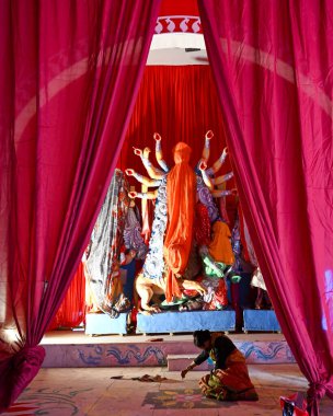 NEW DELHI INDIA OCTOBER 6 2024 Artists working on Lord Durga Pandal at kali Badi Temple CR Park ahead of Durga Puja on October 6 2024 in New Delhi India Photo by Salman Ali Hindustan Times  clipart