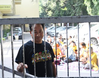 NEW DELHIINDIA OCTOBER 7 2024 Climate activist Sonam Wangchuk sitting on hunger strike at Ladakh Bhawan in Chankaya Puri with his supporters for demand of Sixth Schedule status for Ladakh on October 7 2024 in New Delhi India Sonam Wangchuk sat  clipart